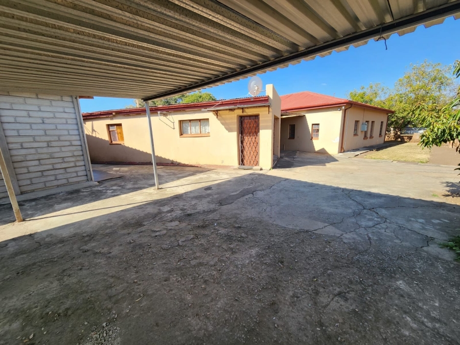 4 Bedroom Property for Sale in Rustenburg North North West